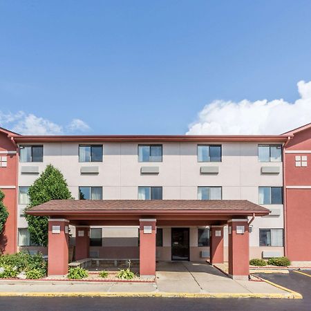 Super 8 By Wyndham St. Charles Hotel Saint Charles Kültér fotó