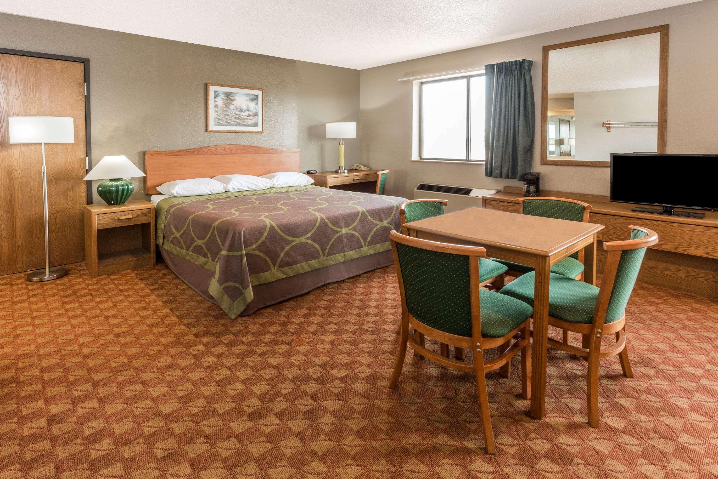 Super 8 By Wyndham St. Charles Hotel Saint Charles Kültér fotó