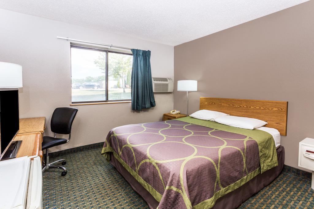 Super 8 By Wyndham St. Charles Hotel Saint Charles Kültér fotó